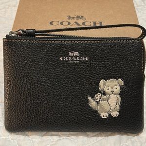 Coach. Happy Dog Black Wristlet